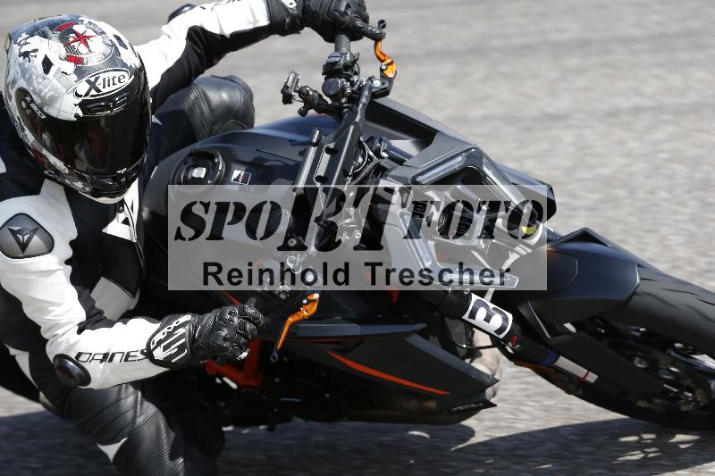 /Archiv-2025/09 22.04.2025 Cornu Master School ADR/rot-rouge/38